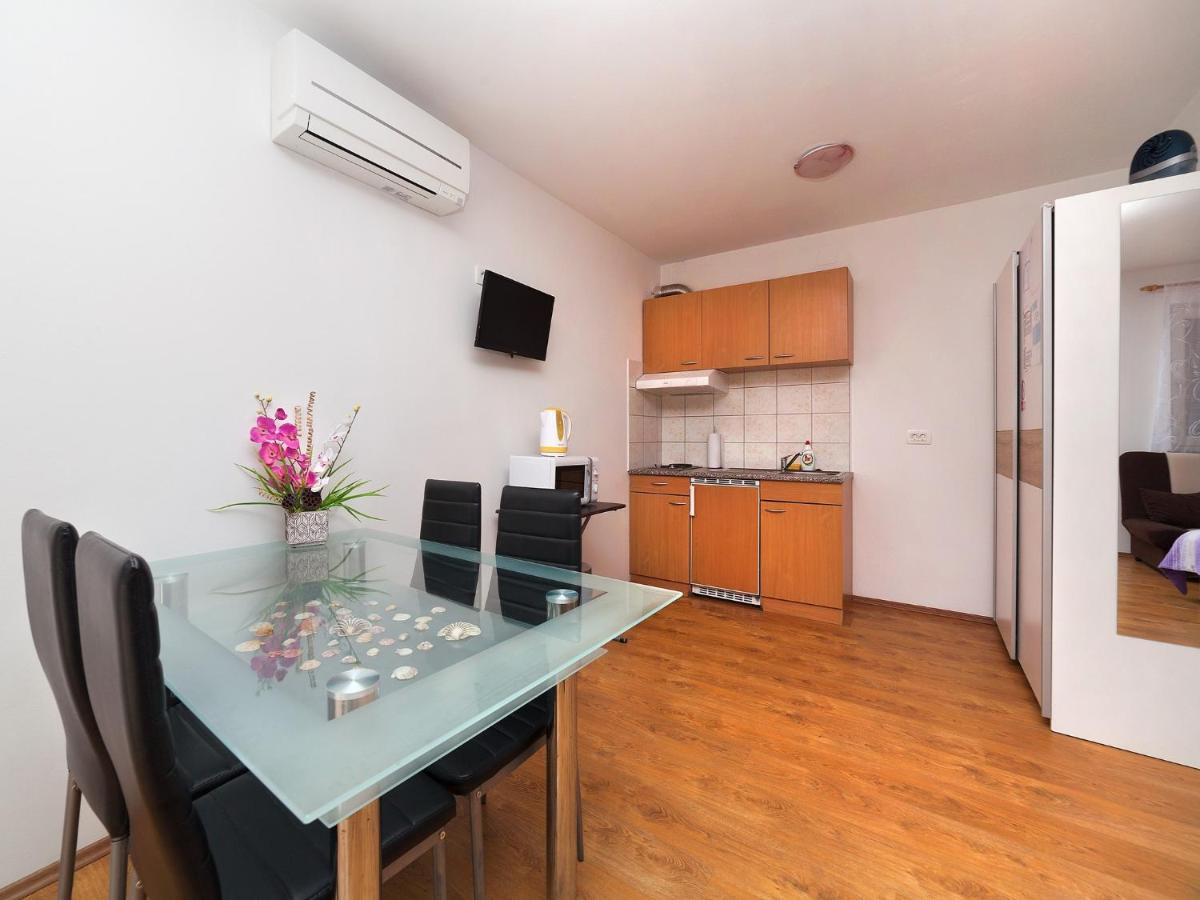 Brseč Apartments Barbara מראה חיצוני תמונה