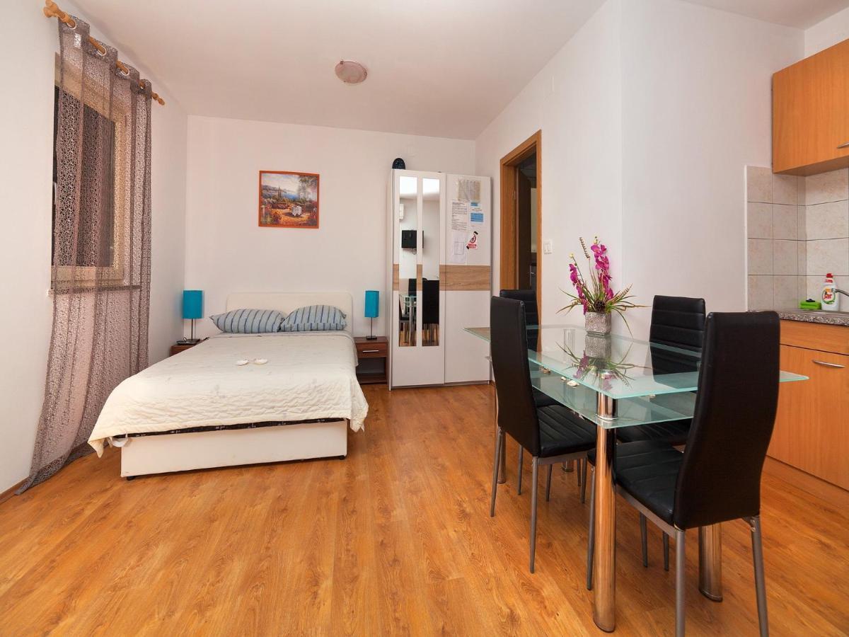 Brseč Apartments Barbara מראה חיצוני תמונה
