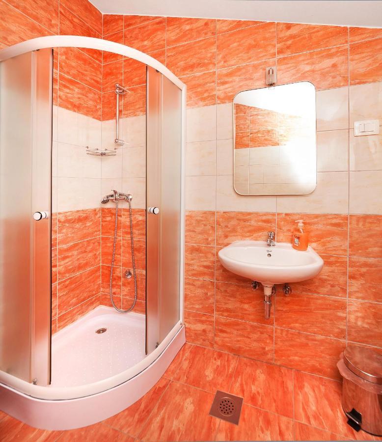 Brseč Apartments Barbara מראה חיצוני תמונה