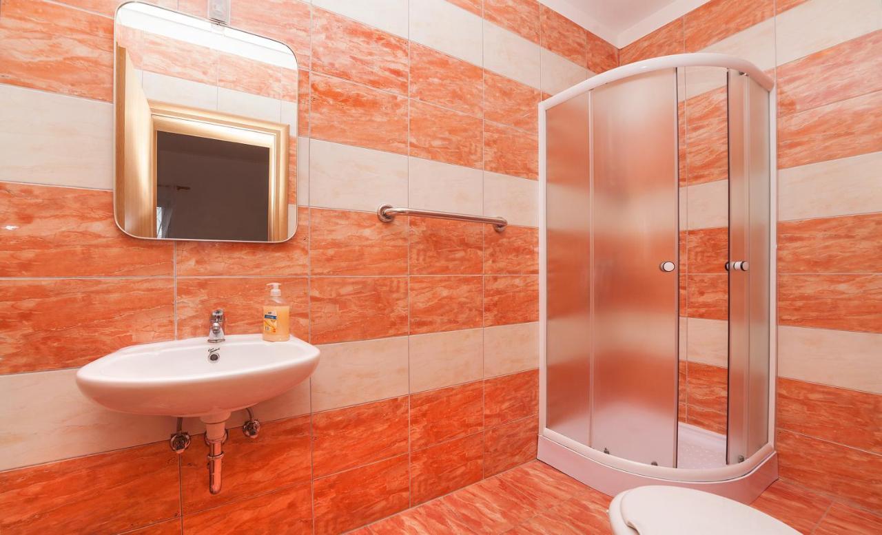Brseč Apartments Barbara מראה חיצוני תמונה